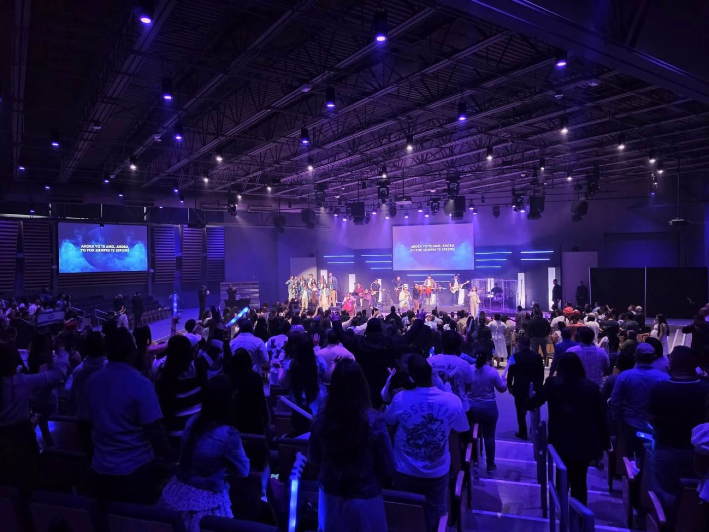 Juntos en Model Church