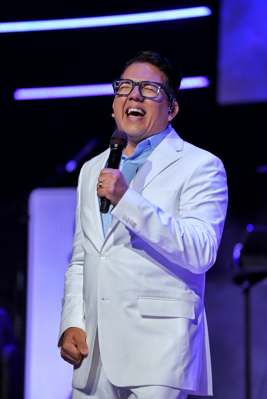 Alabanza en Model Church