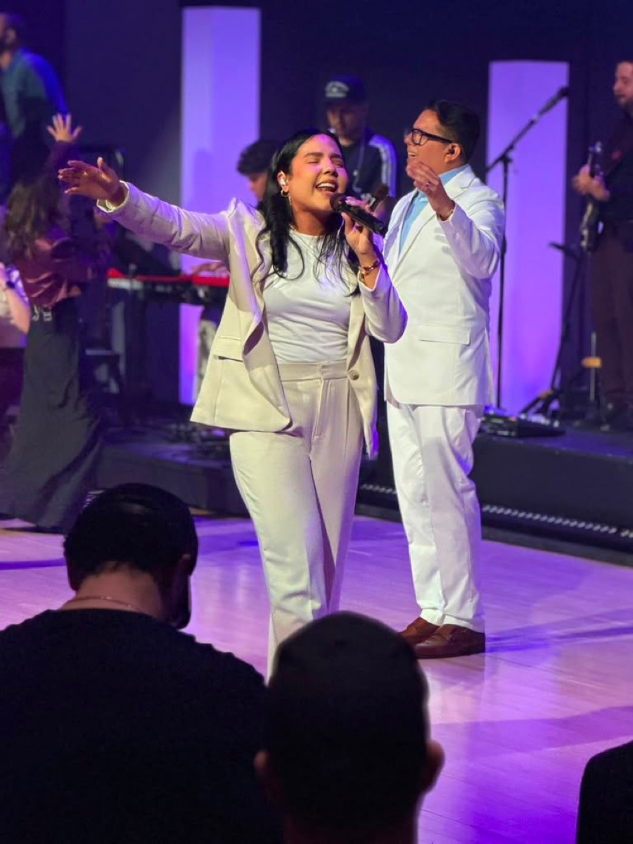 Nuestros pastores en Model Church